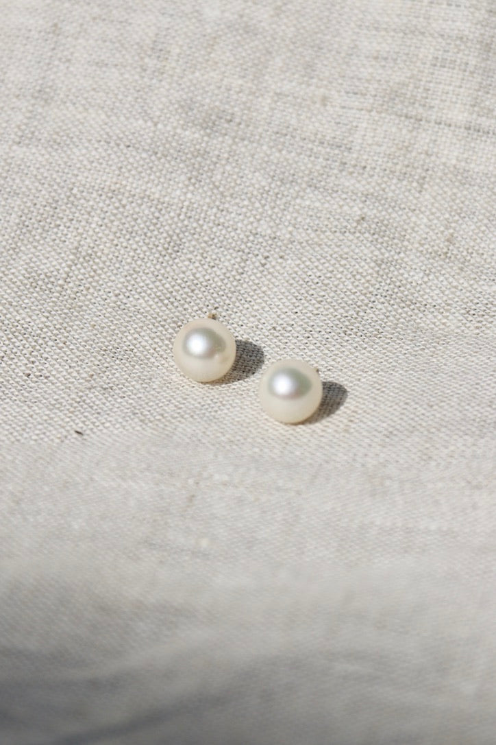 Pearl Stud Earrings - 14k Yellow Gold