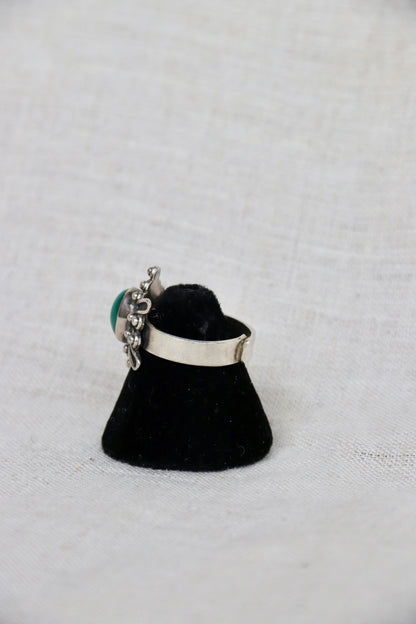 Sterling Silver adjustable green stone ring