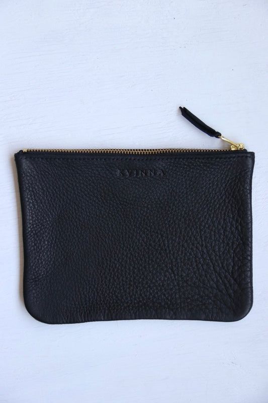 Kvinna Black Leather Pouch Bag