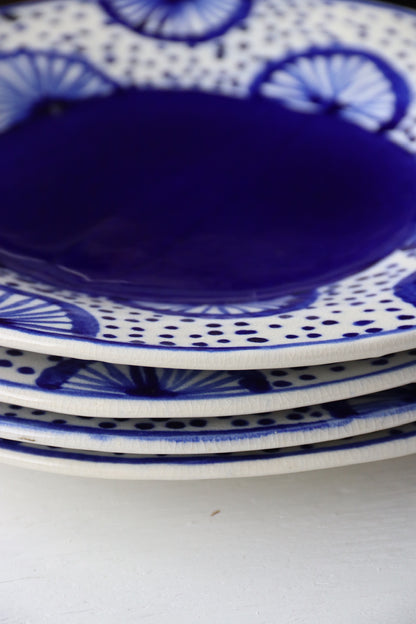 Set of 4 Lyn Evans Dinner Plates