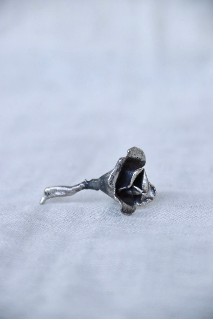 parish wager Sterling Silver rose with thorn pin