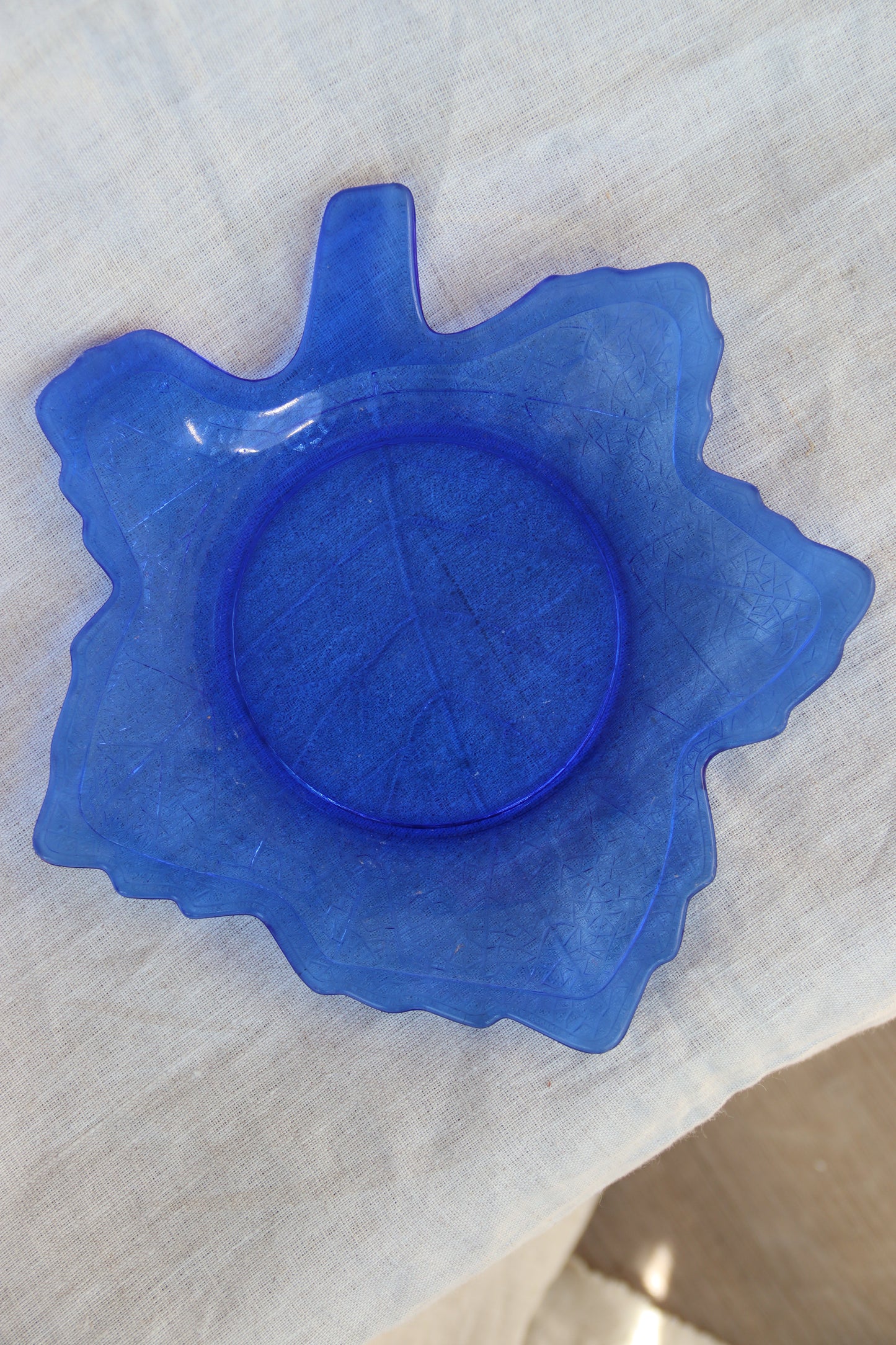 Set of 4 Cobalt Blue LE Smith Mt Pleasant Leaf Plates Dishes