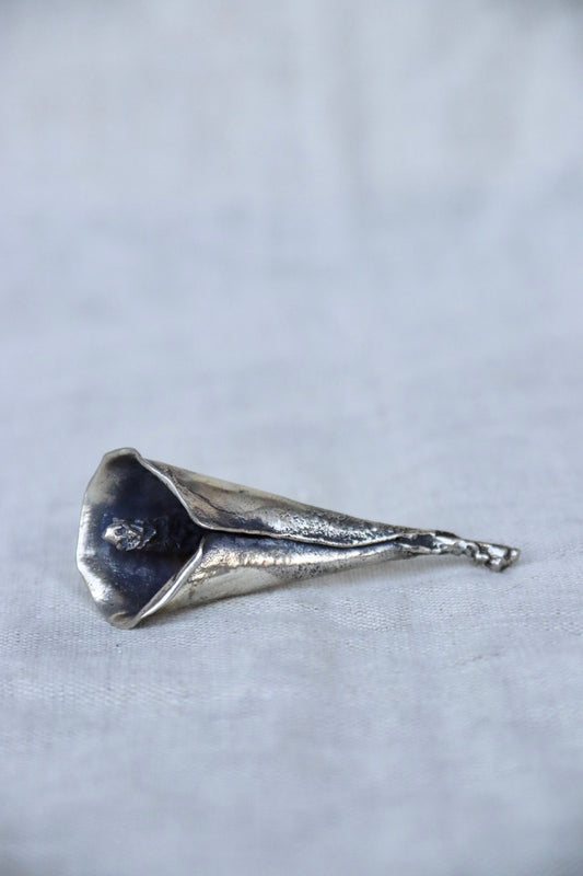 parish wager Sterling Silver cala lily pin