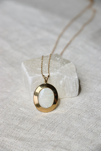 Vintage 10K Yellow Gold Opal Necklace