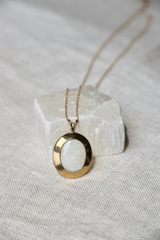 Vintage 10K Yellow Gold Opal Necklace
