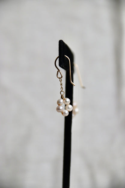 14k yellow gold and pearl flower earrings