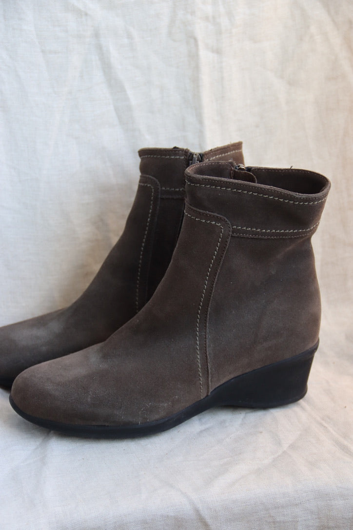 La Canadienne "Finley" Waterproof Suede Wedge Ankle Boots - 8