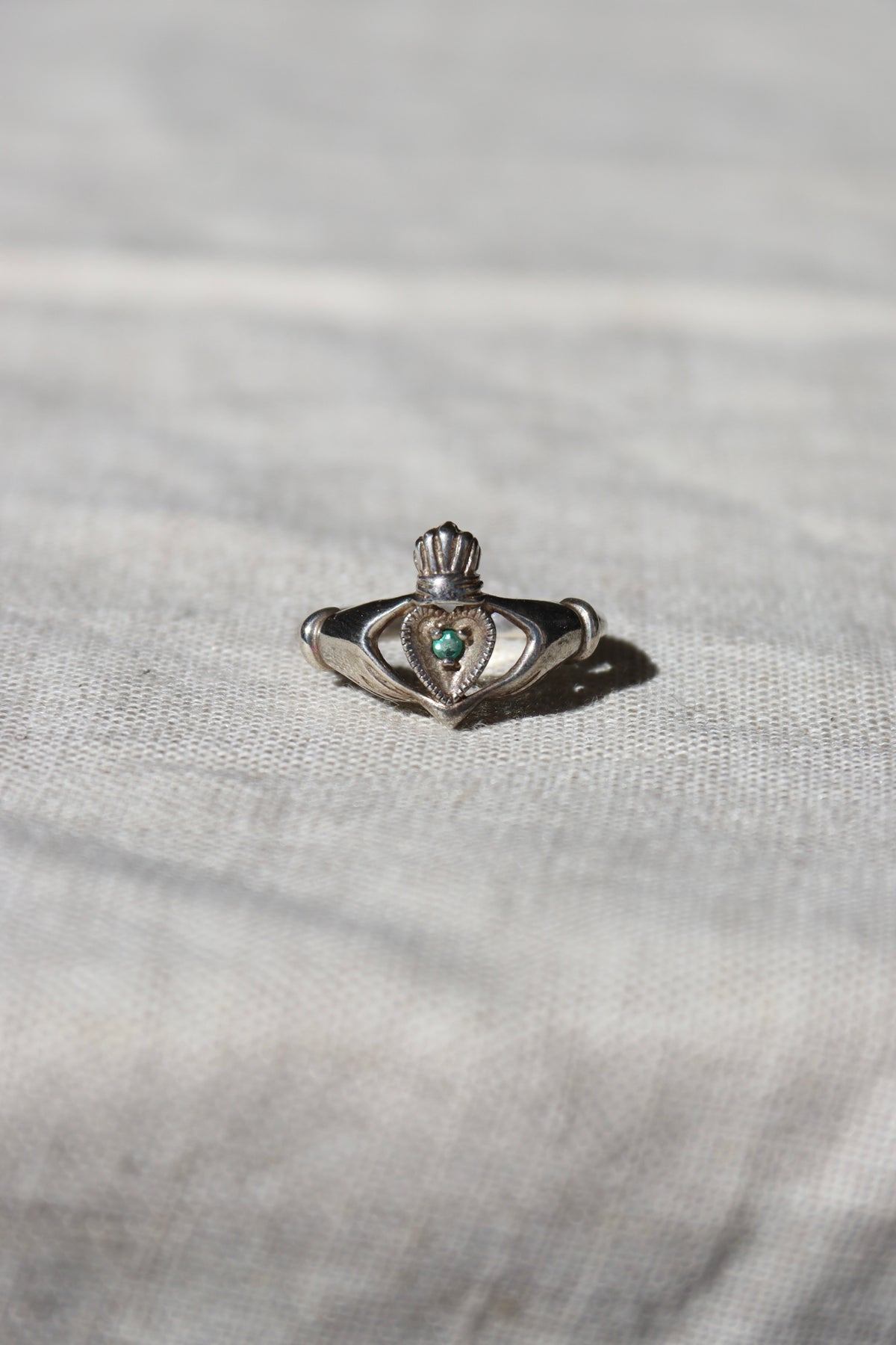 Emerald Claddagh sterling silver ring