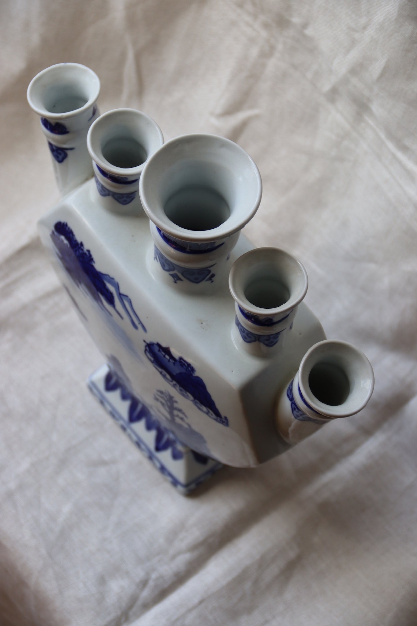 vintage Chinoiserie blue and white five-finger tulip vase
