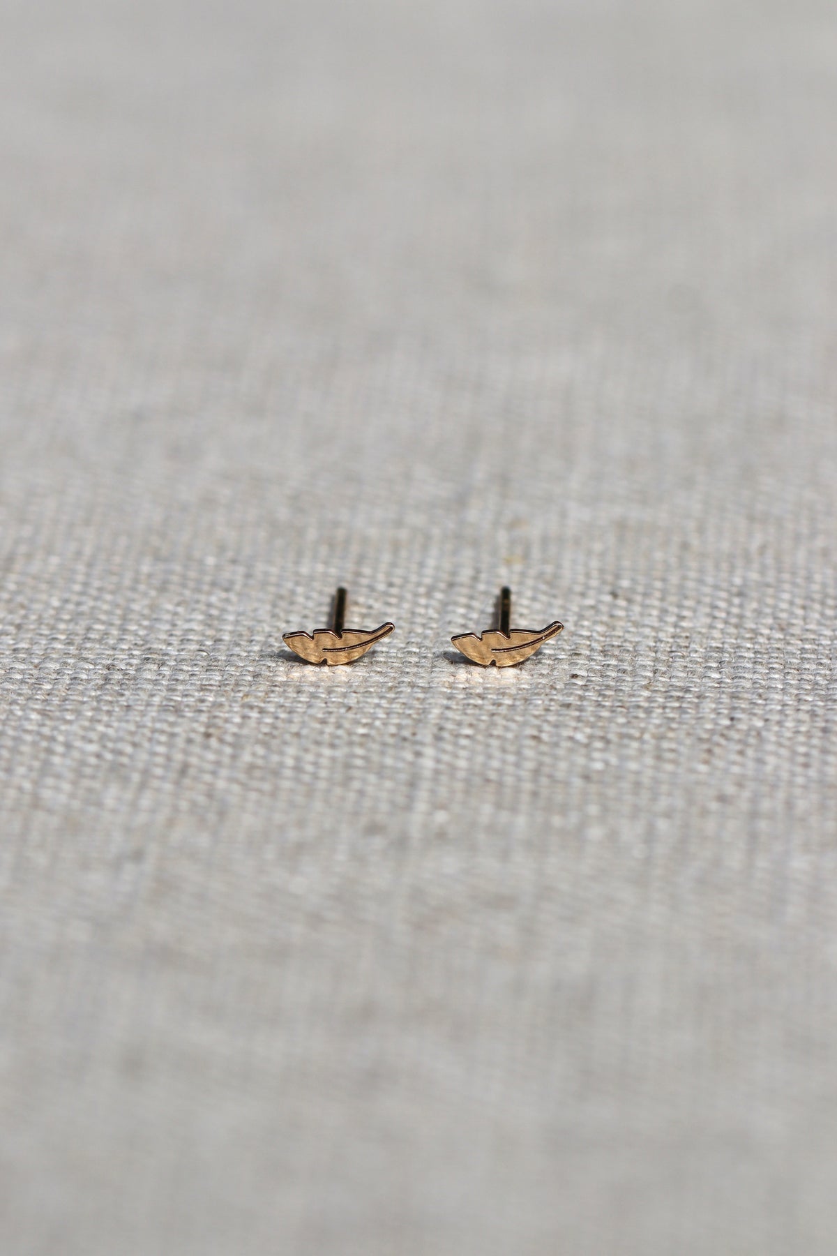 Zoe Chicco 14k Itty Bitty Feather Studs