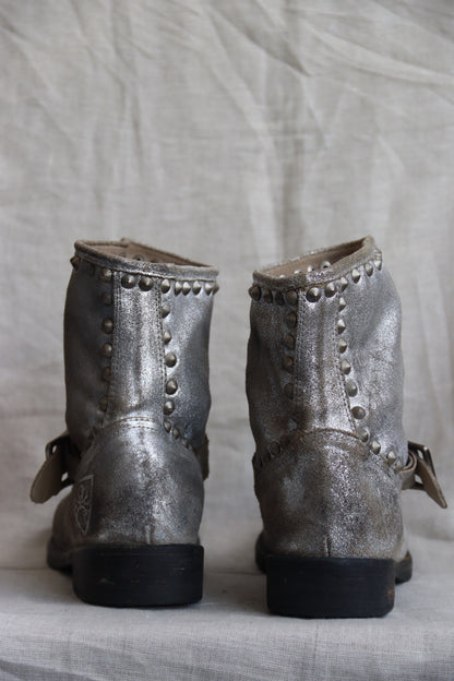 Mr. Wolf Silver Buckle Boots - 8.5