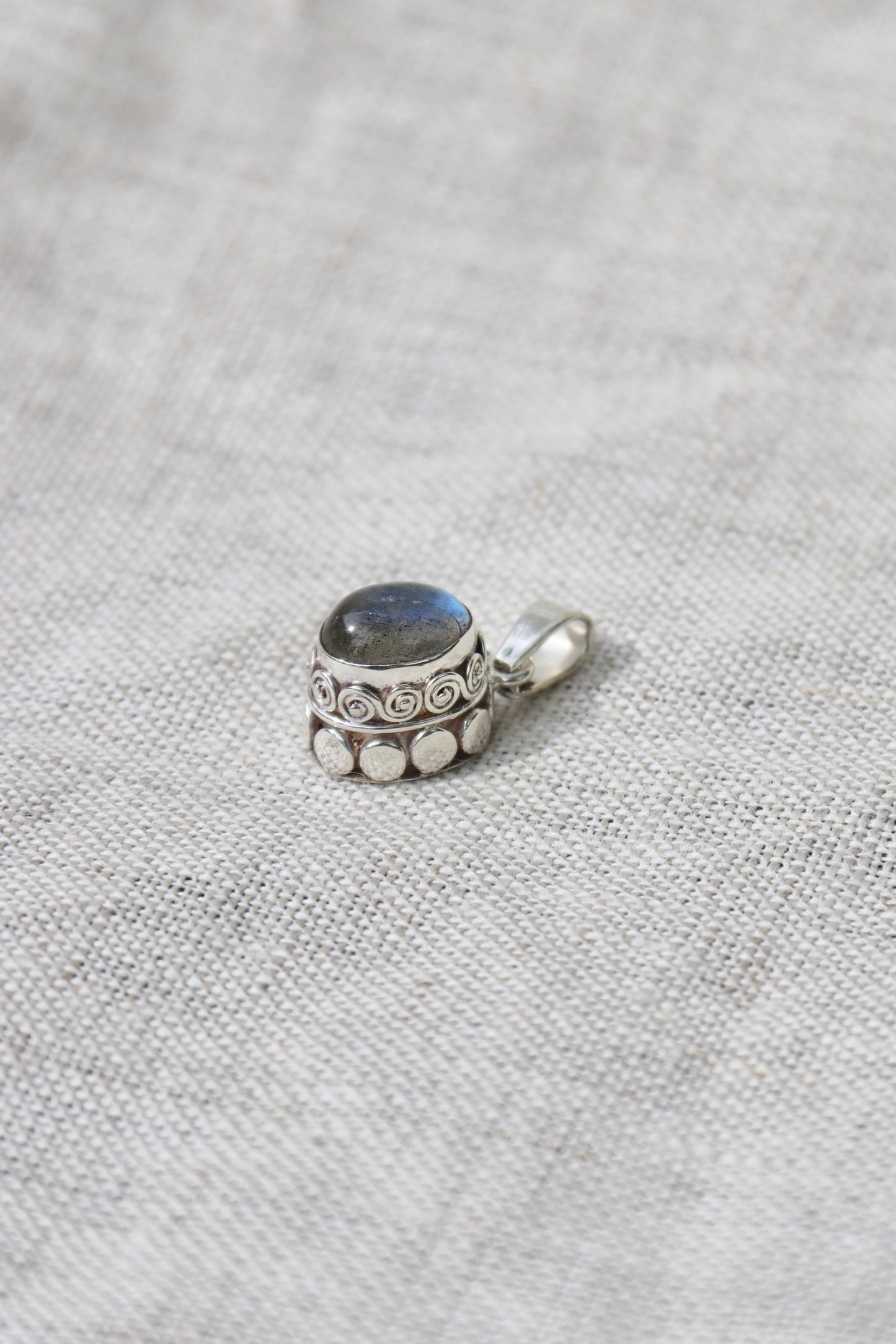 Sterling Silver Labradorite Pendant