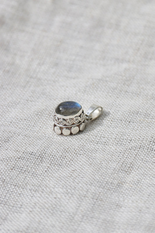 Sterling Silver Labradorite Pendant