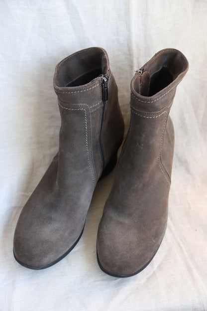 La Canadienne "Finley" Waterproof Suede Wedge Ankle Boots - 8
