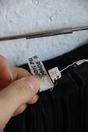 Laura Biagiotti Black Silk Pleated Skirt