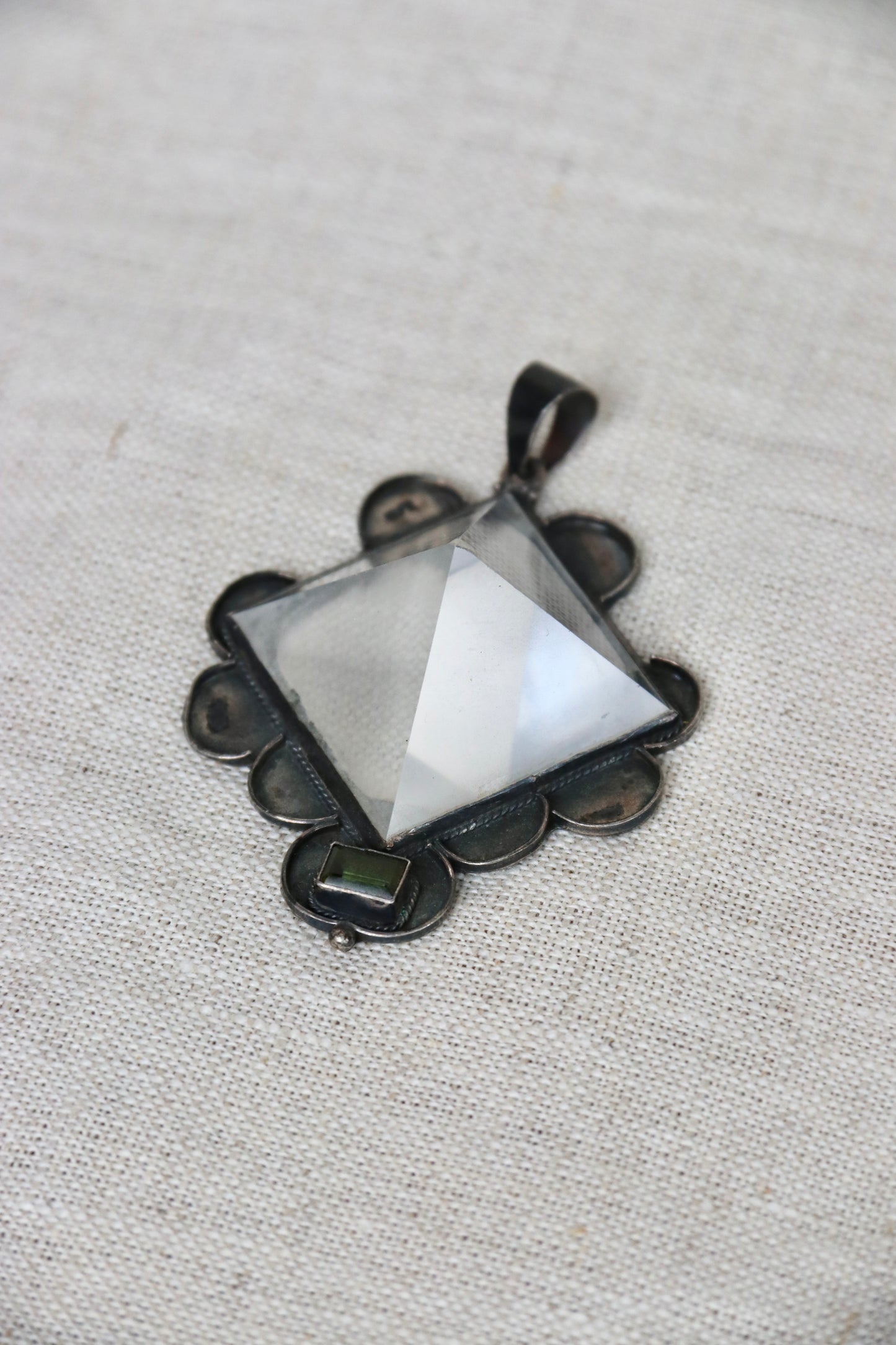 sterling silver pyramid pendant necklace - as is
