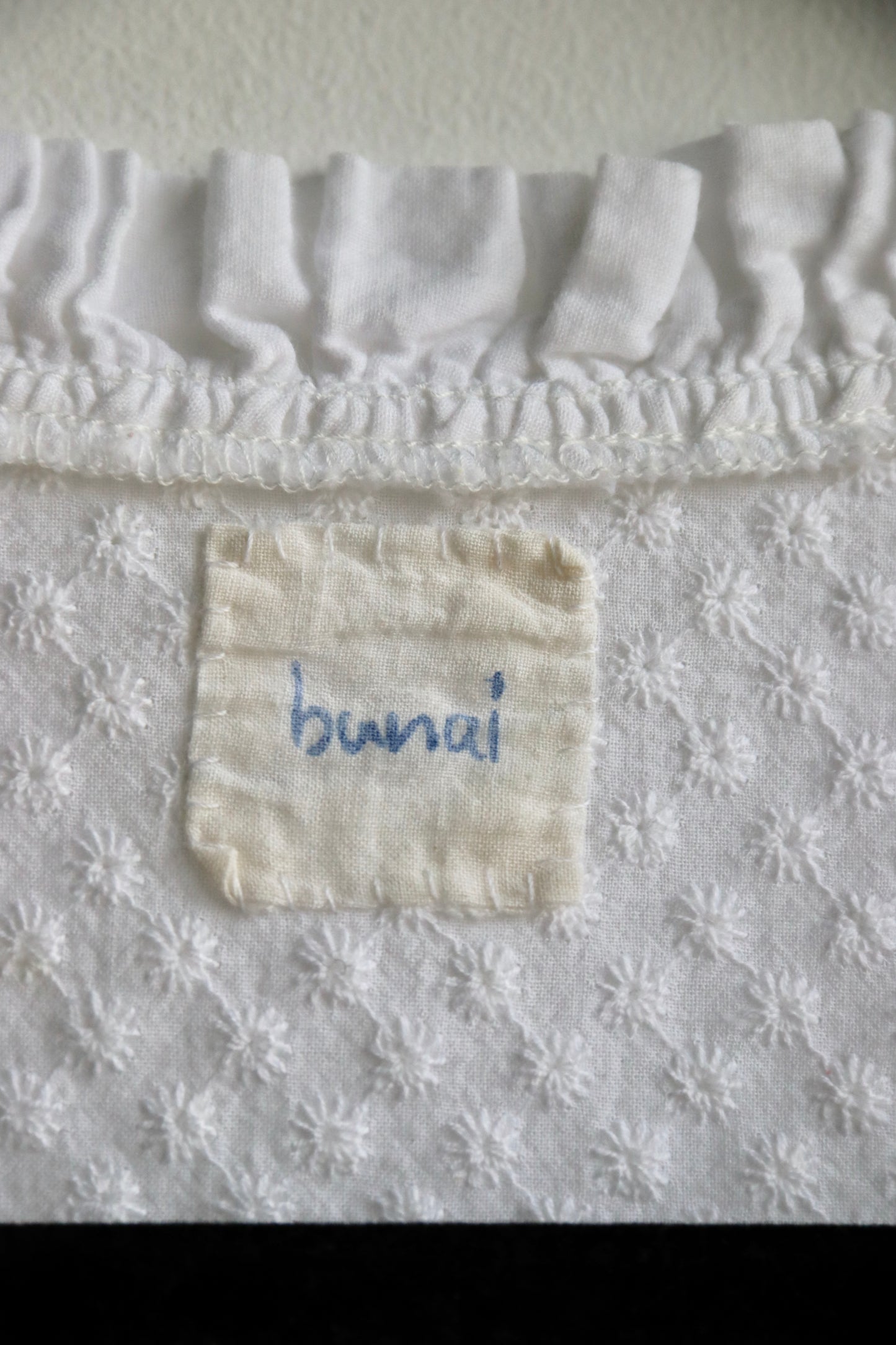 Bunai White Top
