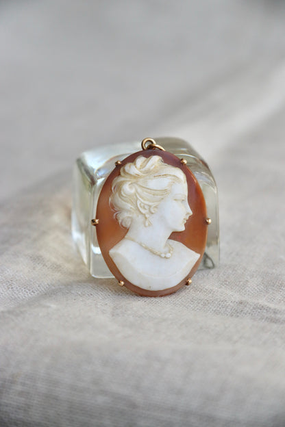 Shell Cameo Pendant - 14k Yellow Gold
