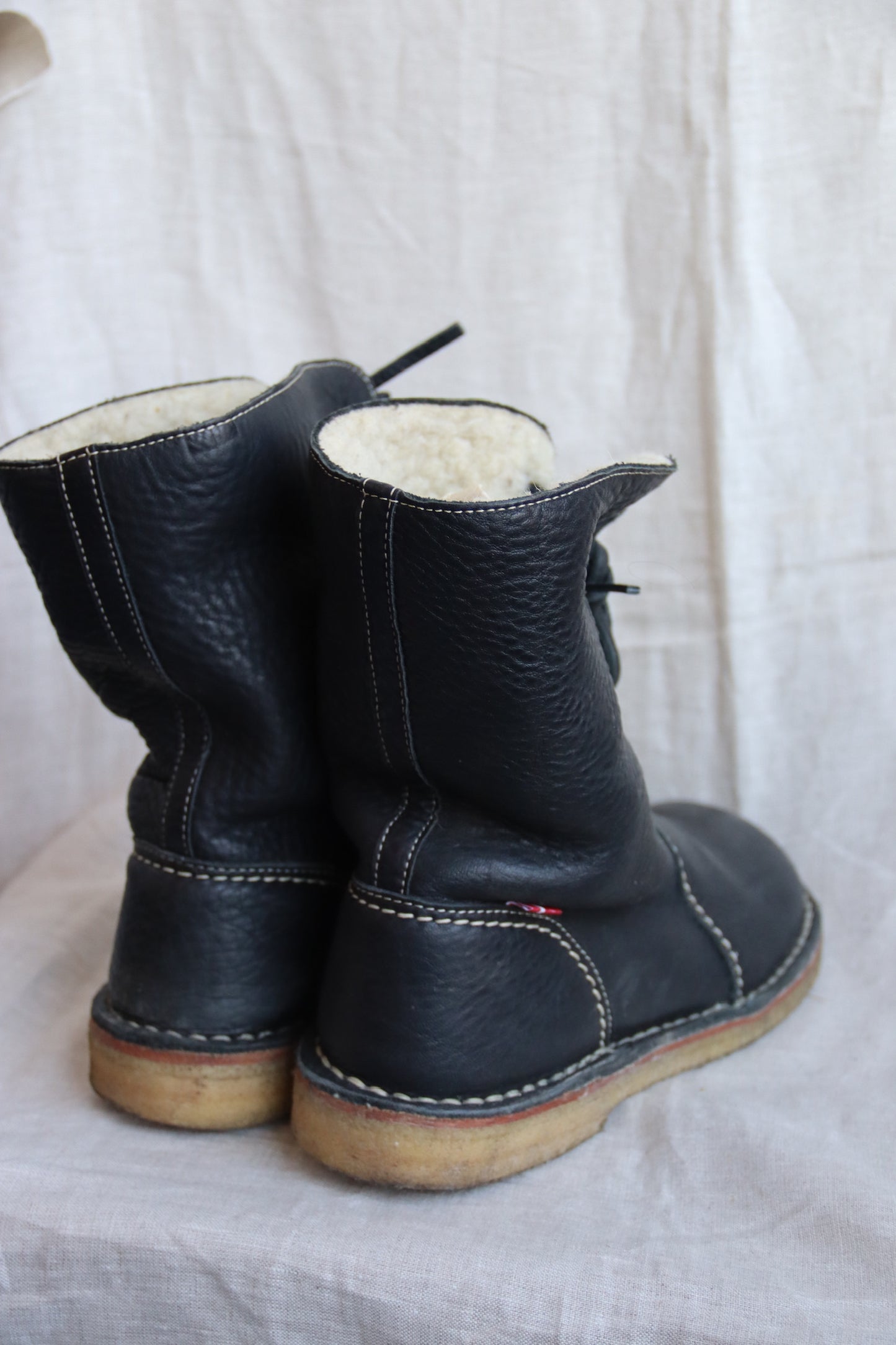 Duckfeet Black Leather and Sheepskin Boots