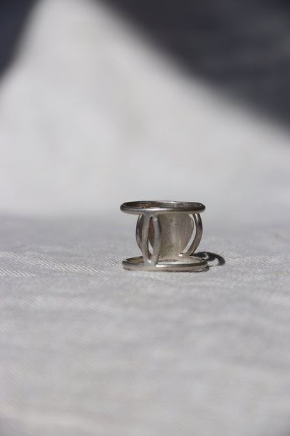 Manuela Stalman Silver Geometric Circle Ring