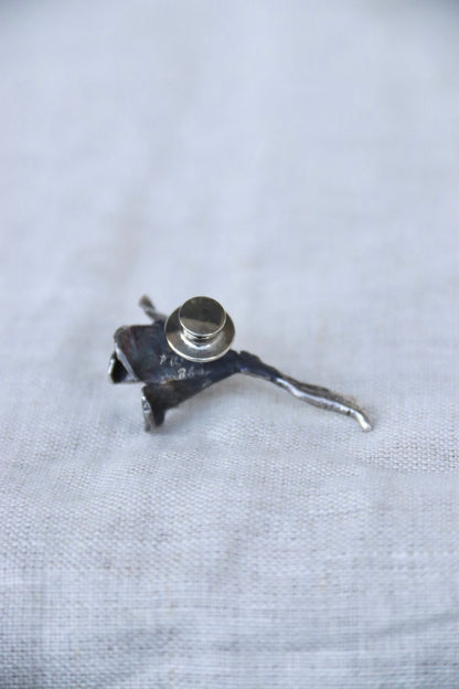 parish wager Sterling Silver rose with thorn pin