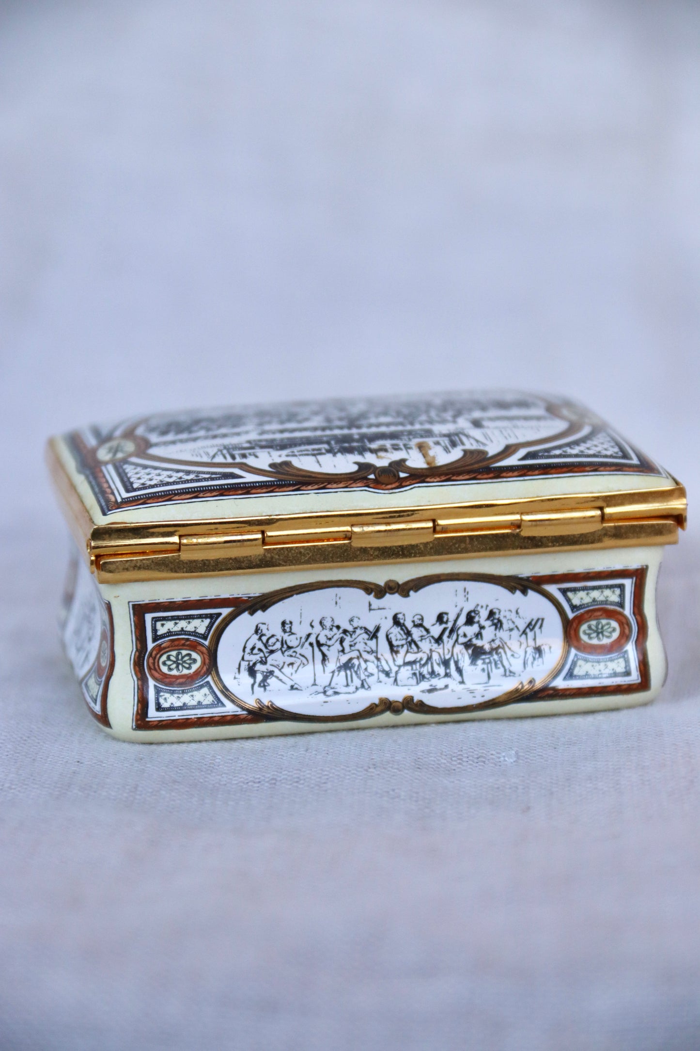 Orchestra Enamel Box