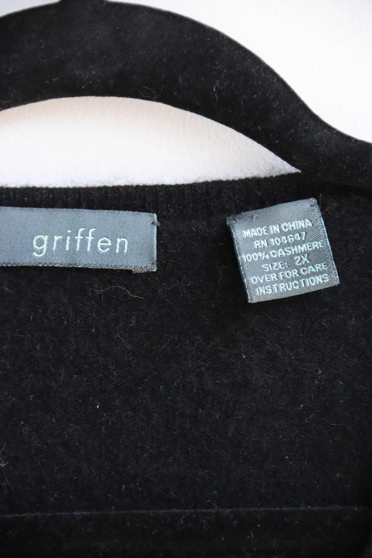 Griffen Black  2 Ply Cashmere Sweater