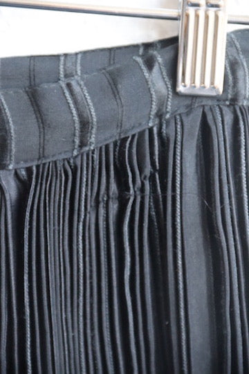 Laura Biagiotti Black Silk Pleated Skirt