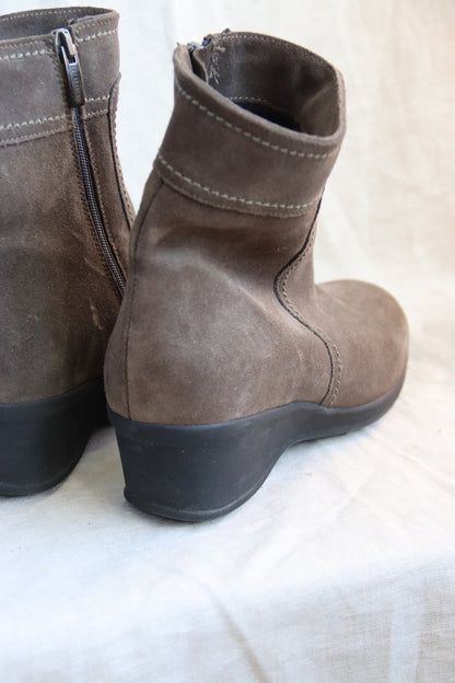 La Canadienne "Finley" Waterproof Suede Wedge Ankle Boots - 8