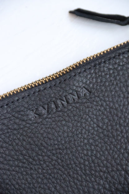 Kvinna Black Leather Pouch Bag