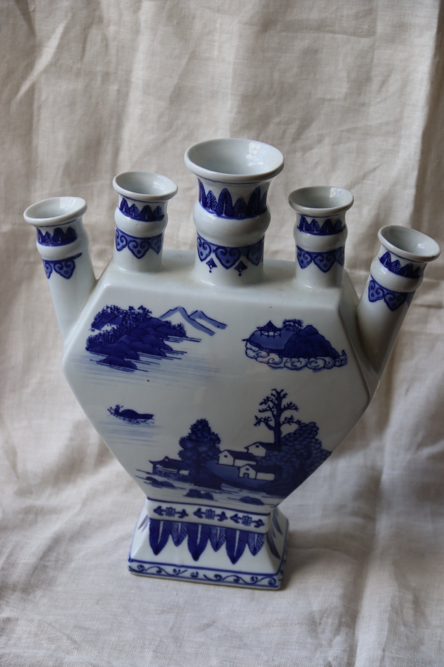 vintage Chinoiserie blue and white five-finger tulip vase