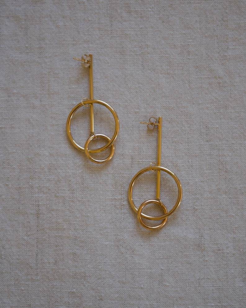 10K Interlocking Circle and Bar Earrings Earrings