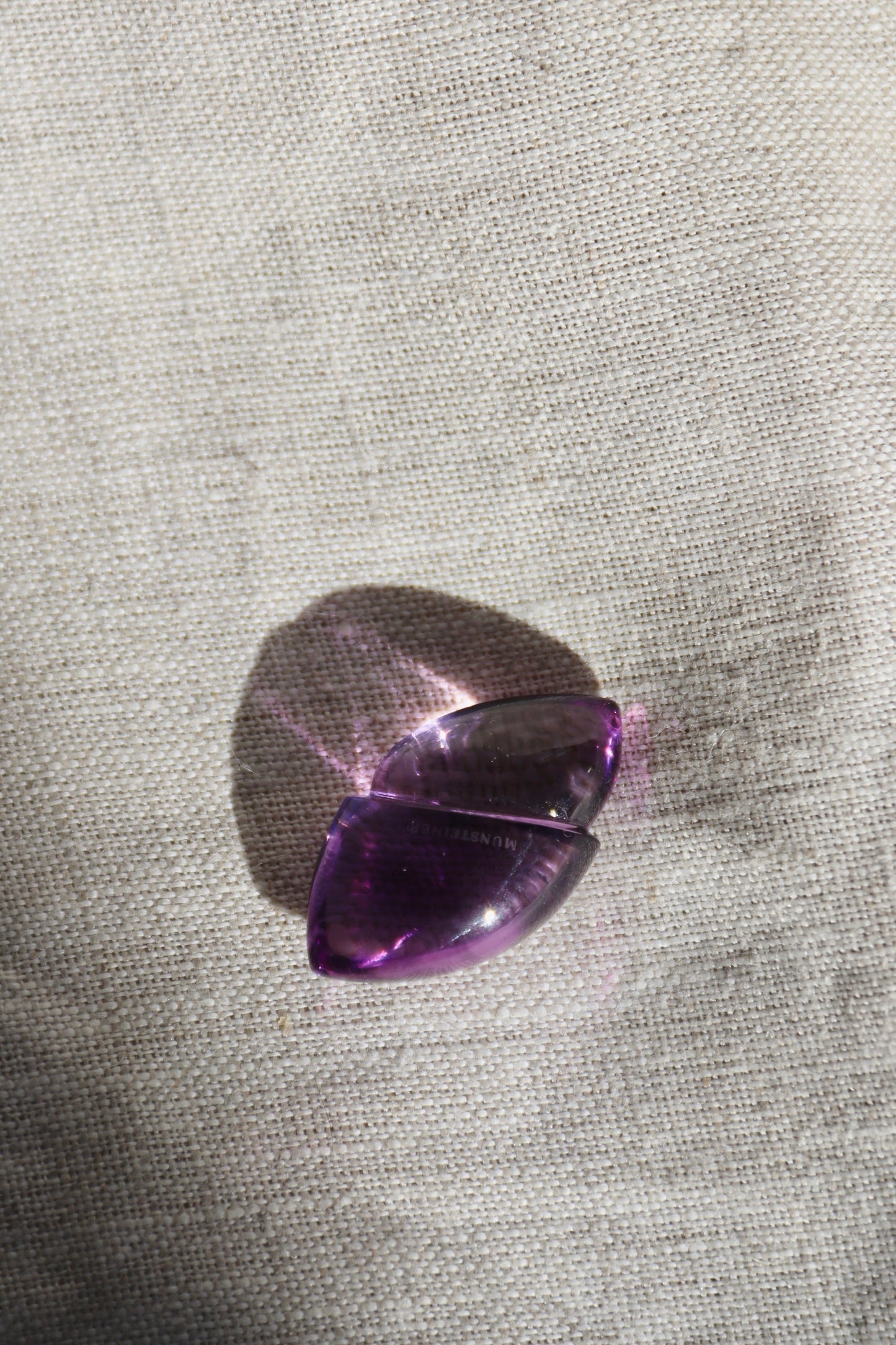 Munsteiner amethyst