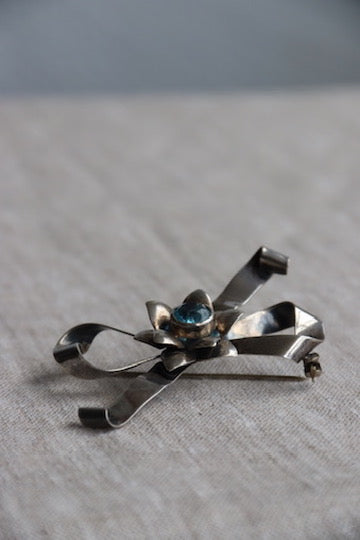 Sterling Silver Ribbon Bow Pin