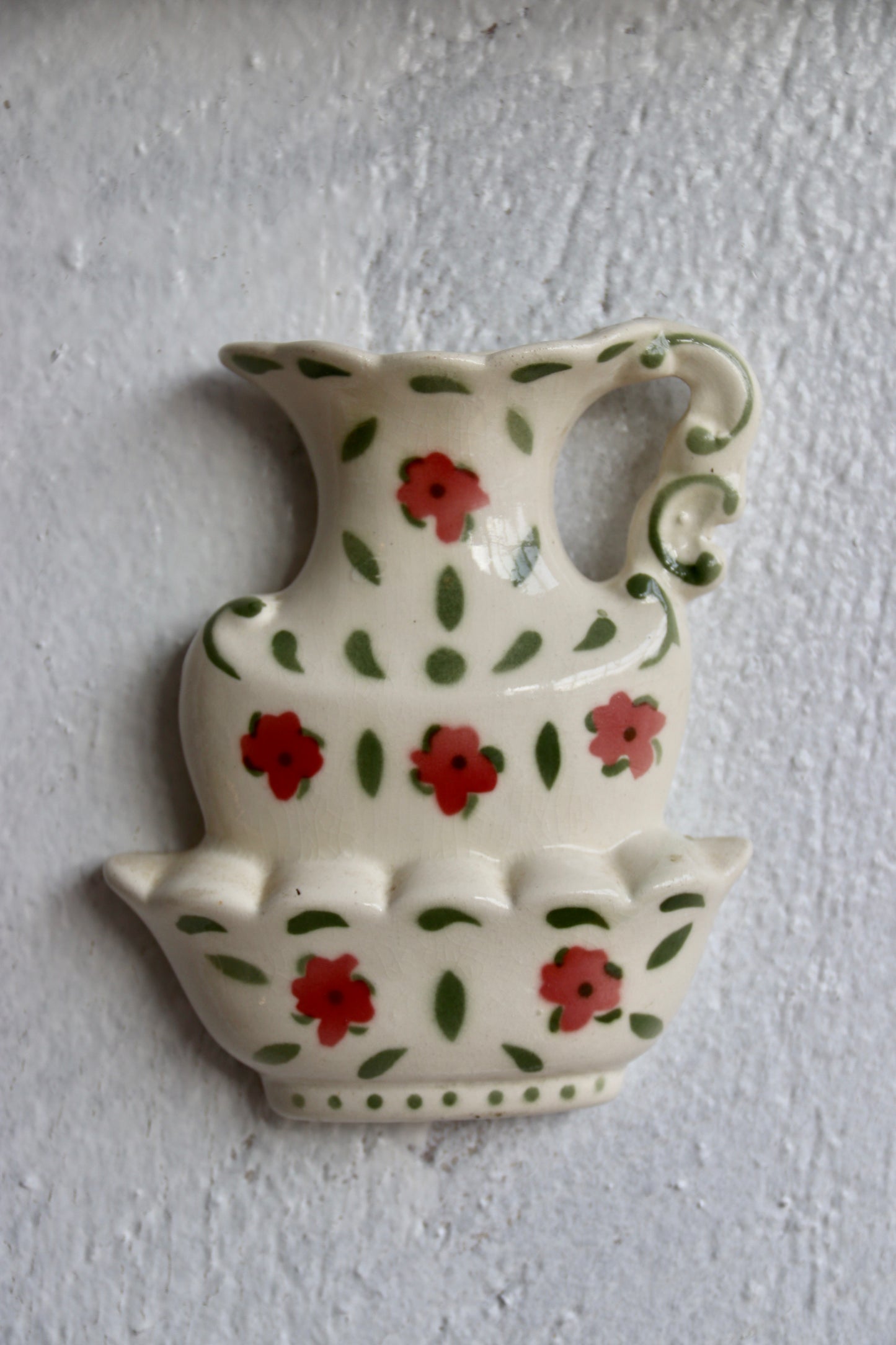 Vintage bowl and pitcher ceramic wall pocket