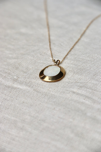 Vintage 10K Yellow Gold Opal Necklace