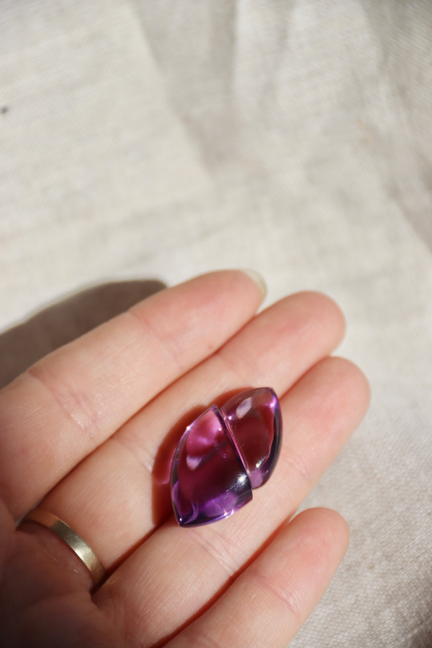 Munsteiner amethyst