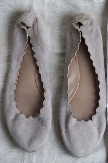 Chloe Suede Scalloped Ballet Flats - 40.5