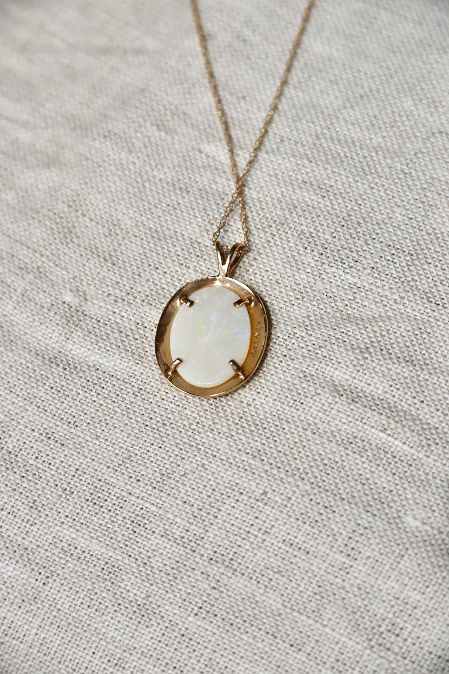 Vintage 10K Yellow Gold Opal Necklace