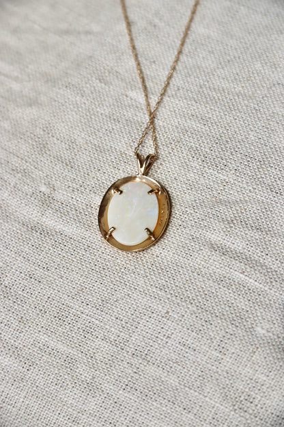Vintage 10K Yellow Gold Opal Necklace