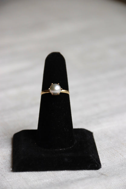 Pearl Solitaire Gold Ring