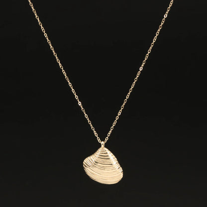 14K Clam Shell Pendant Necklace