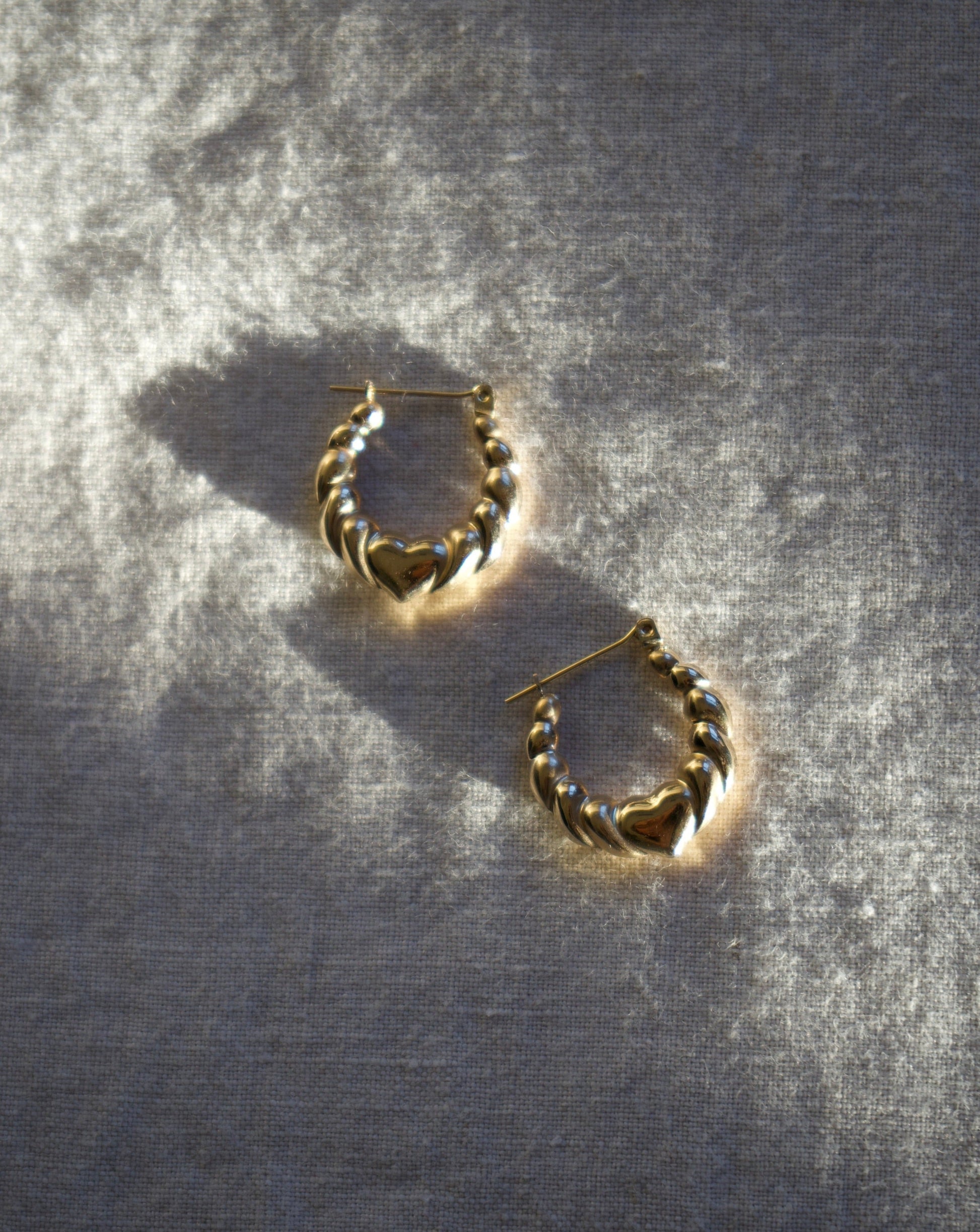 Vintage 14k fluted heart hoop earrings