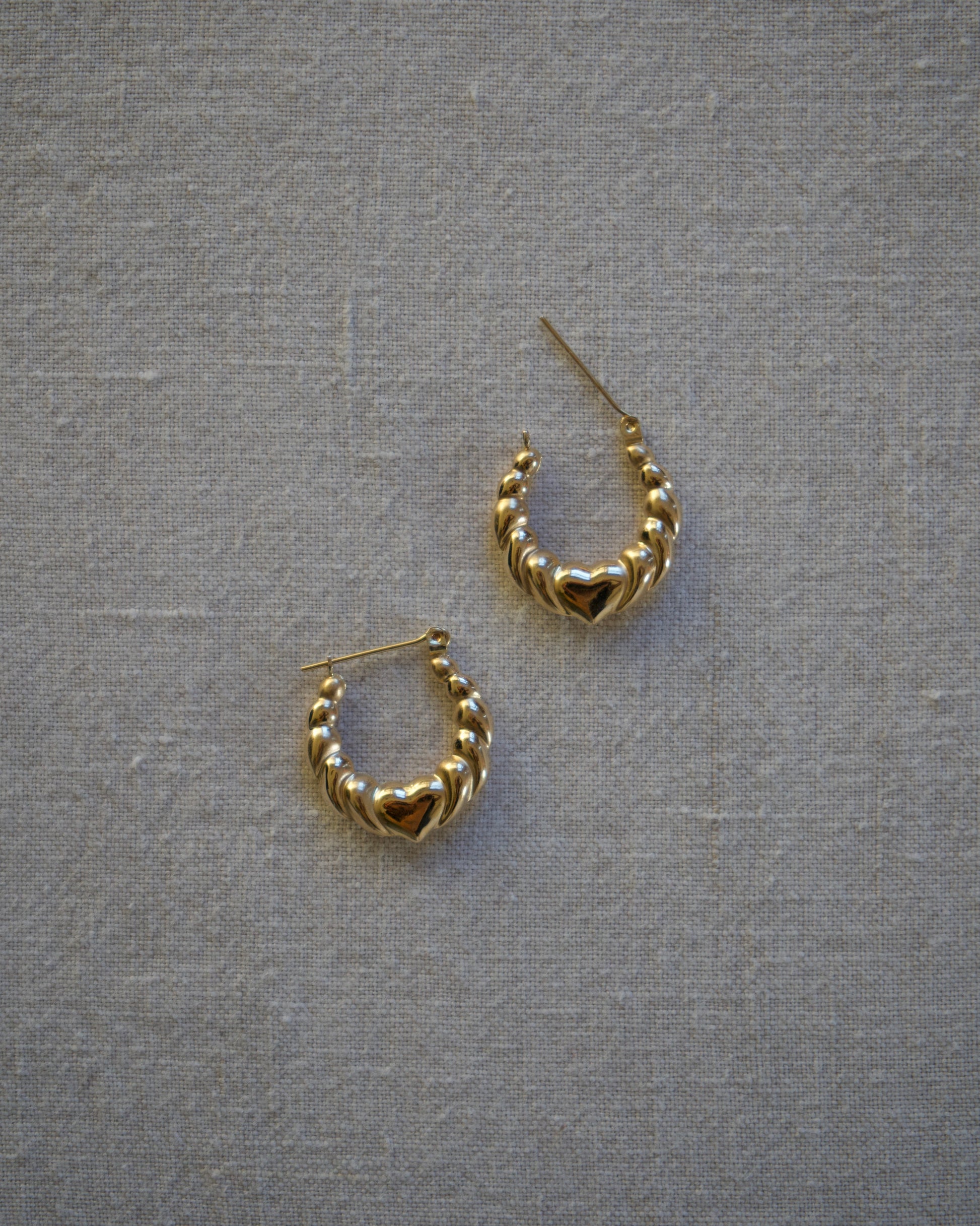 Vintage 14k fluted heart hoop earrings