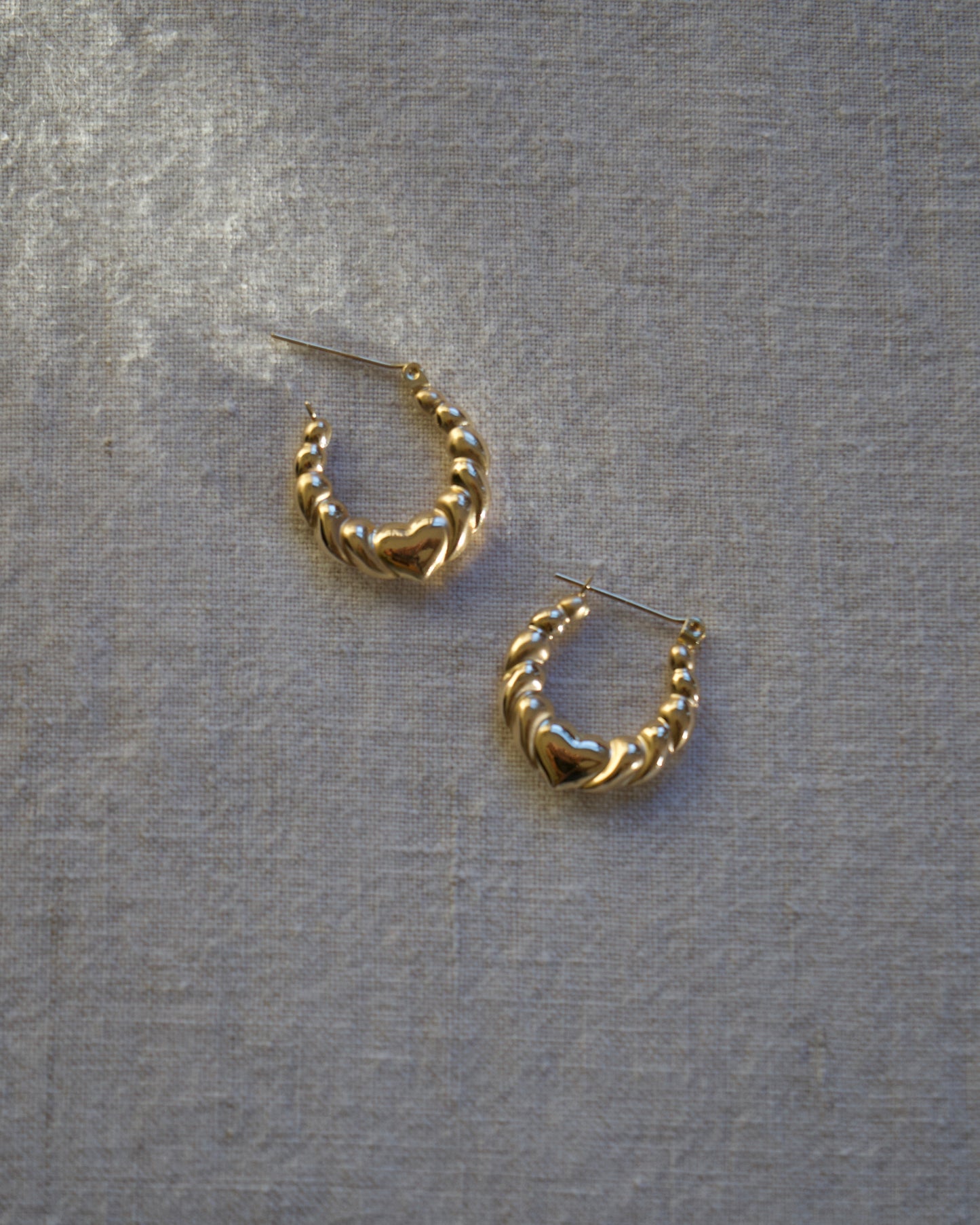 Vintage 14k fluted heart hoop earrings