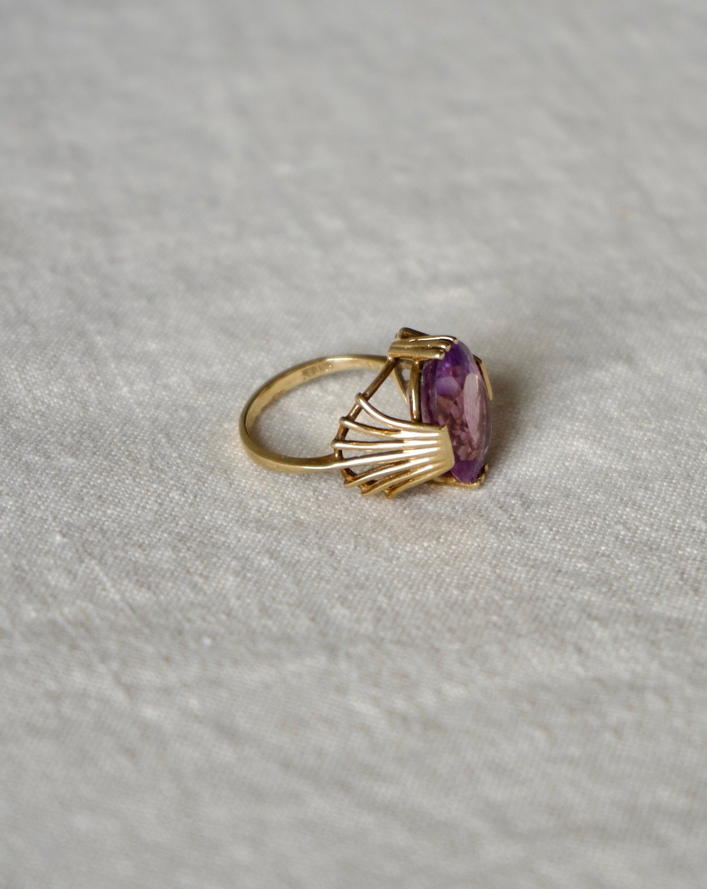 Vintage Amethyst Solitaire Ring